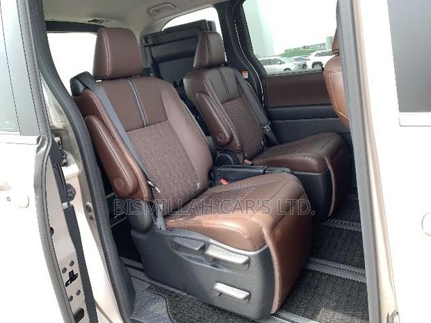 Toyota Noah 2022 Gold