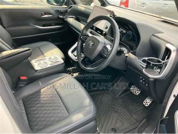 Toyota Noah 2022 Pearl