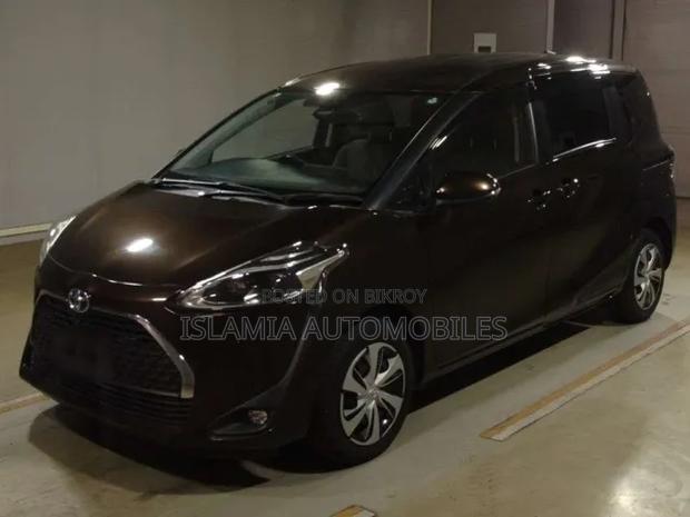 Toyota Sienta 2021 Brown