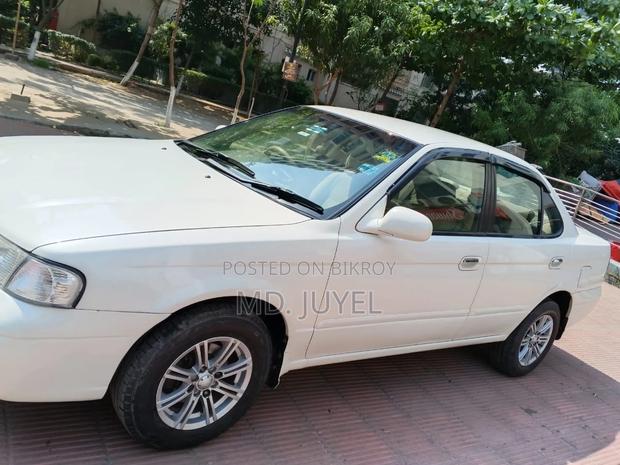 Nissan Sunny 2003 White
