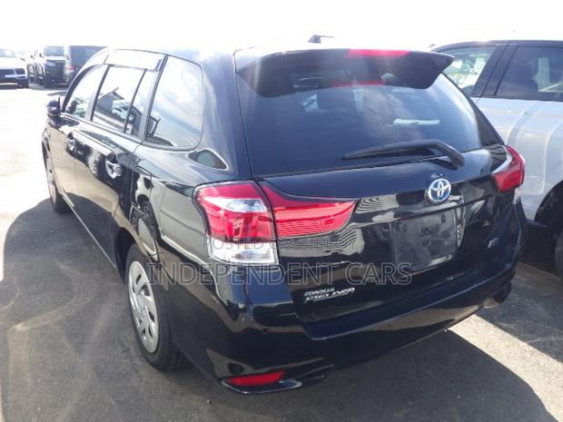 Toyota Corolla Fielder 1.5 Hybrid FWD 2021 Black