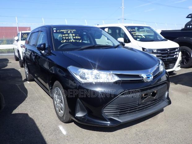 Toyota Corolla Fielder 1.5 Hybrid FWD 2021 Black