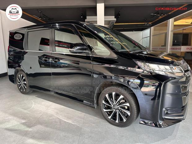 Toyota Noah 2023 Black