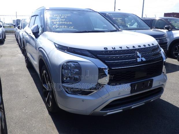 Mitsubishi Outlander 2.4 PHEV AWD 2023 Pearl