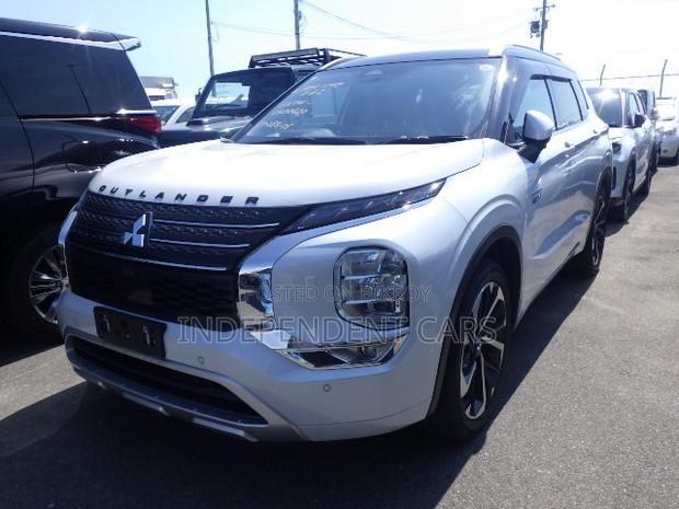 Mitsubishi Outlander 2.4 PHEV AWD 2023 Pearl