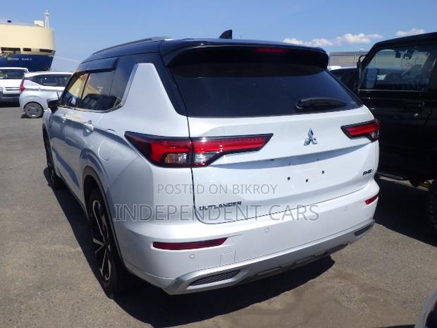 Mitsubishi Outlander 2.4 PHEV AWD 2023 Pearl
