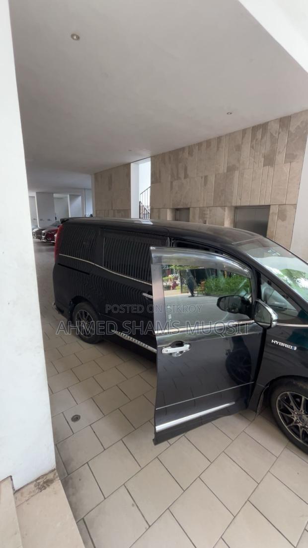 Toyota Esquire 1.8 FWD Hybrid (7 seater) 2017 Black