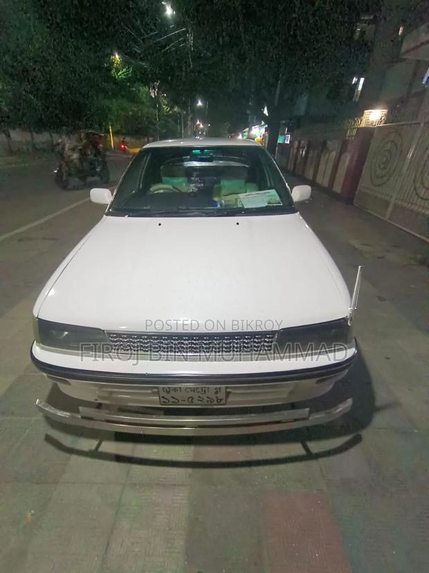 Toyota Corolla 1990 White