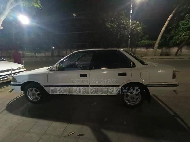 Toyota Corolla 1990 White