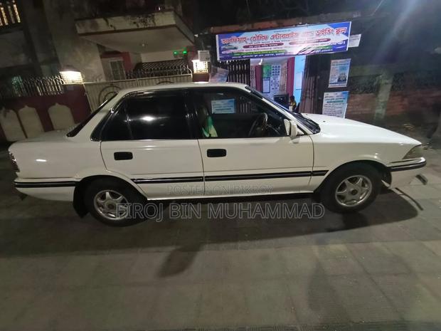 Toyota Corolla 1990 White