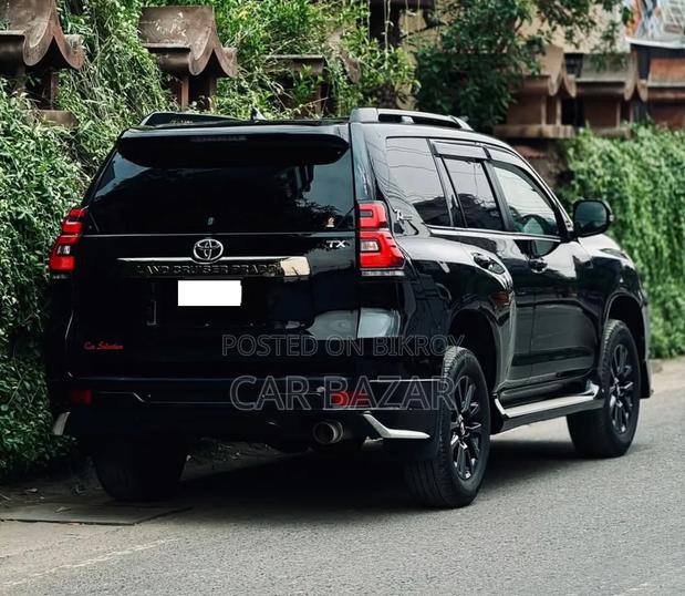 Toyota Land Cruiser Prado 2.7 2022 Black