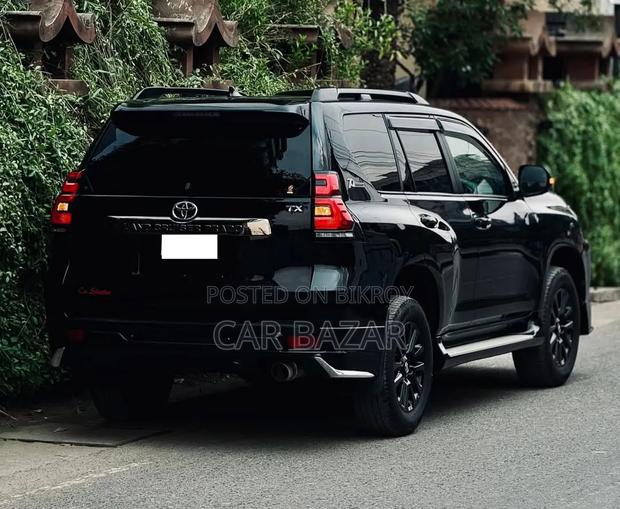 Toyota Land Cruiser Prado 2.7 2022 Black