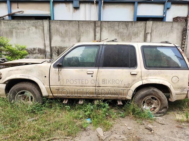 Ford Explorer Limited 4x4 1997 White