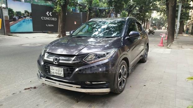 Honda Vezel 1.5 Hybrid 4WD 2014 Gray