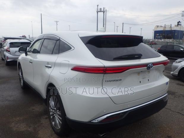 Toyota Harrier 2.5 Hybrid 2021 Pearl