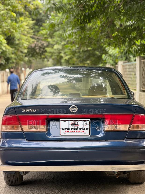 Nissan Sunny 2004 Blue
