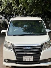 Toyota Noah 2014 White for sale