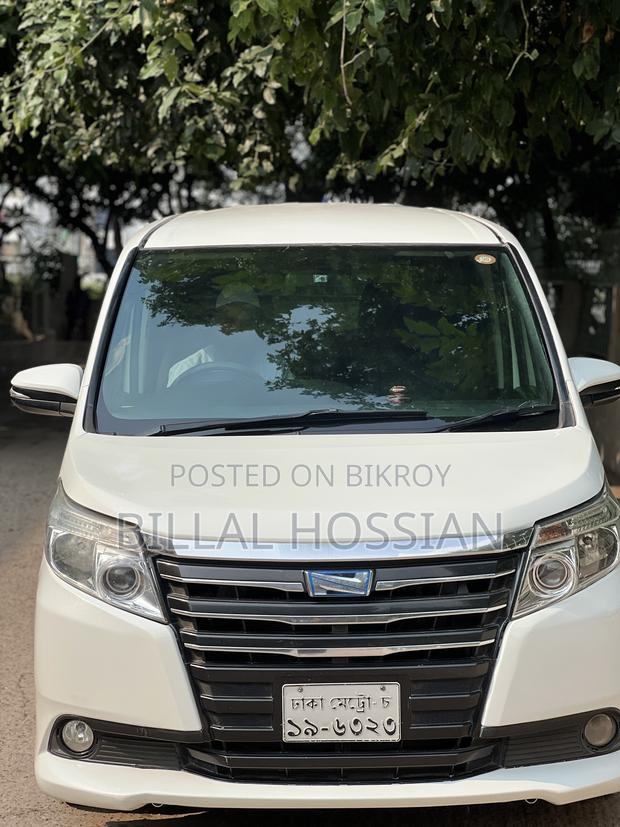 Toyota Noah 2014 White