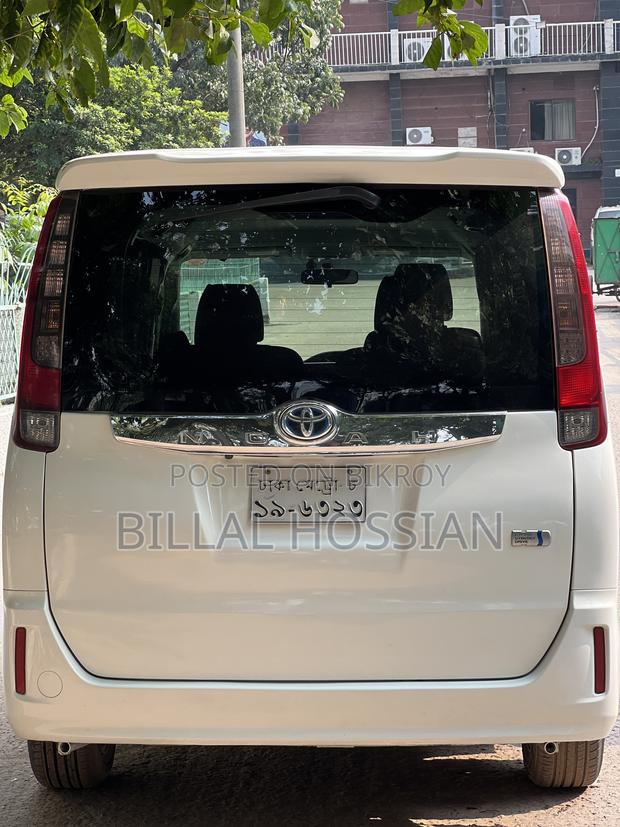 Toyota Noah 2014 White
