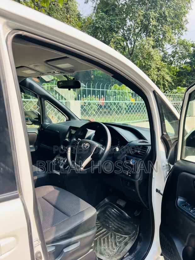 Toyota Noah 2014 White