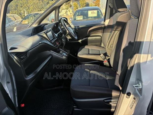 Toyota Noah 2.0 FWD (8 Seater) 2021 Silver