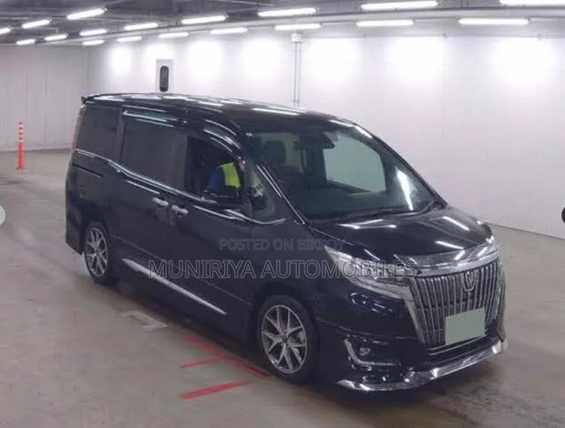 Toyota Esquire 1.8 FWD Hybrid (7 seater) 2021 Black