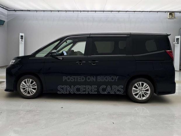 Toyota Noah 2022 Black