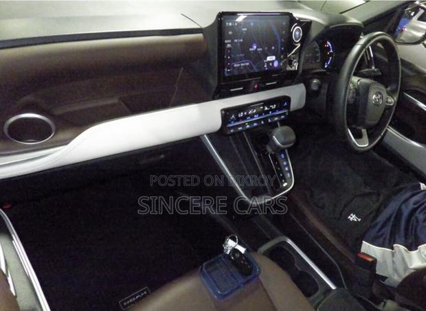 Toyota Noah 2022 Pearl