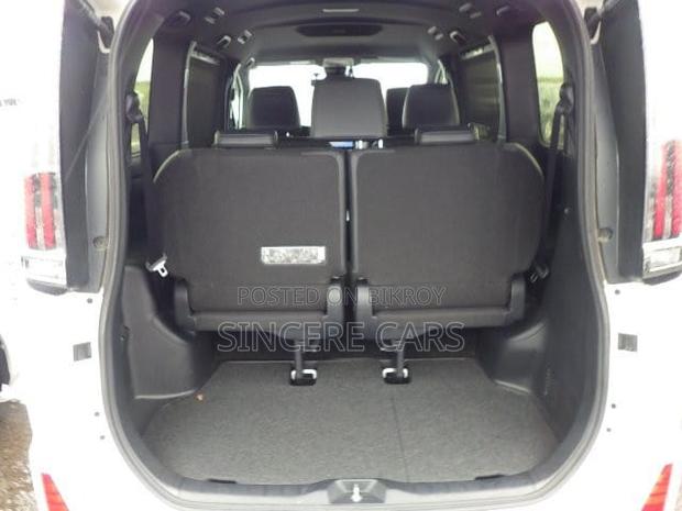 Toyota Noah 2021 Pearl