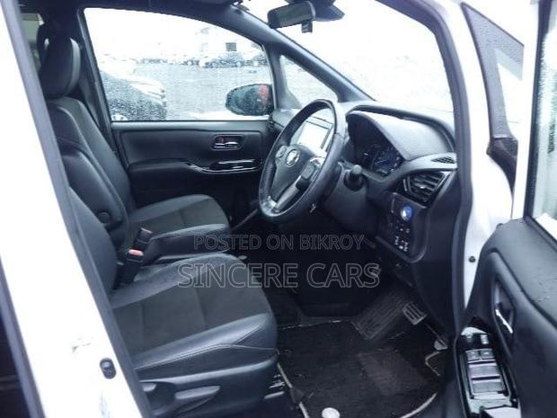 Toyota Noah 2021 Pearl