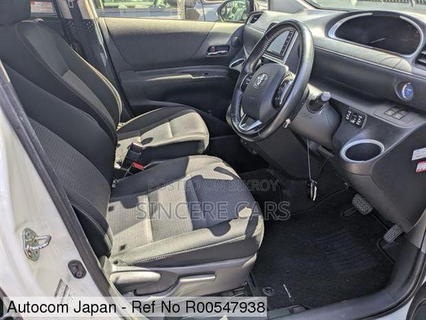 Toyota Sienta 2021 Pearl