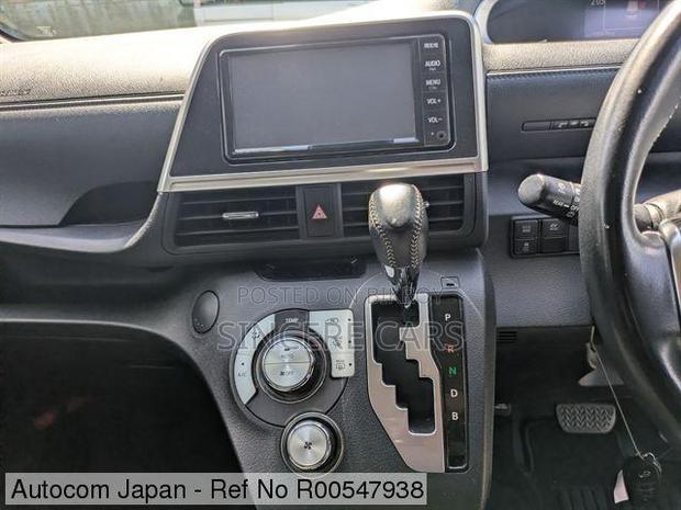 Toyota Sienta 2021 Pearl