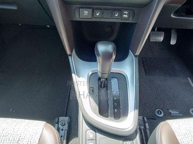 Toyota Yaris Cross 2021 Beige