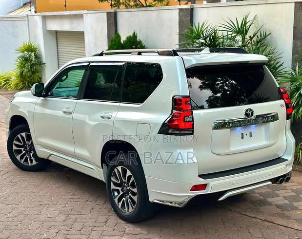 Toyota Land Cruiser Prado 2.7 2022 Pearl