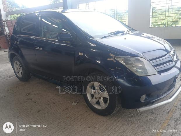 Toyota IST 2004 Blue