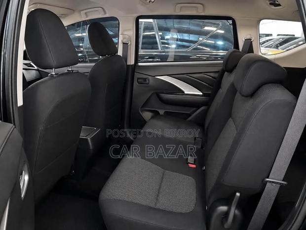 Mitsubishi Xpander E 2025 Gray