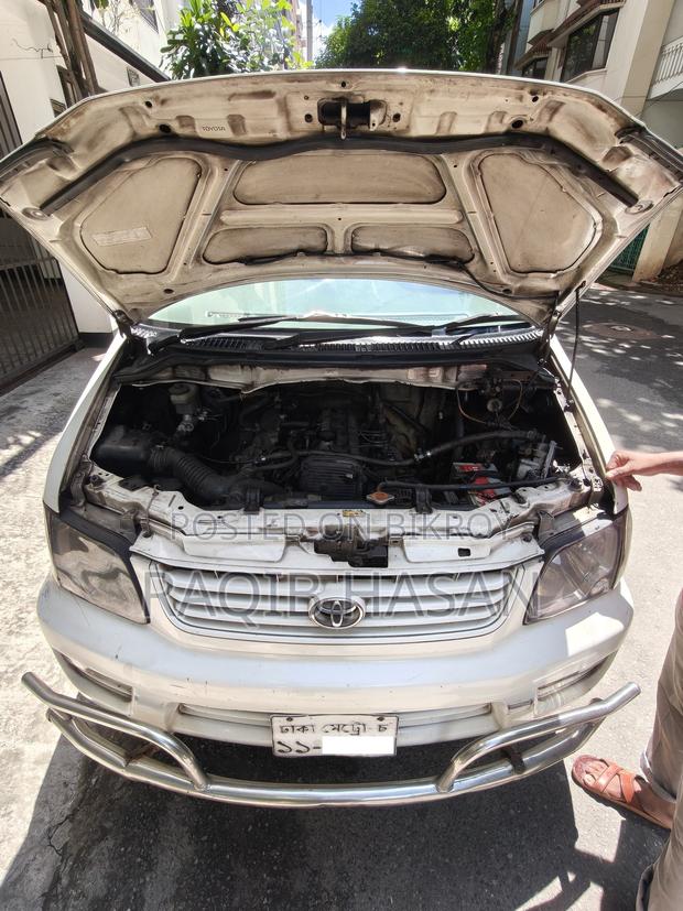 Toyota Noah 2.0 FWD (8 Seater) 2001 White