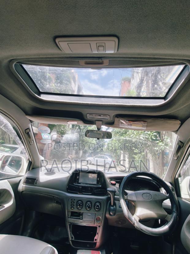 Toyota Noah 2.0 FWD (8 Seater) 2001 White