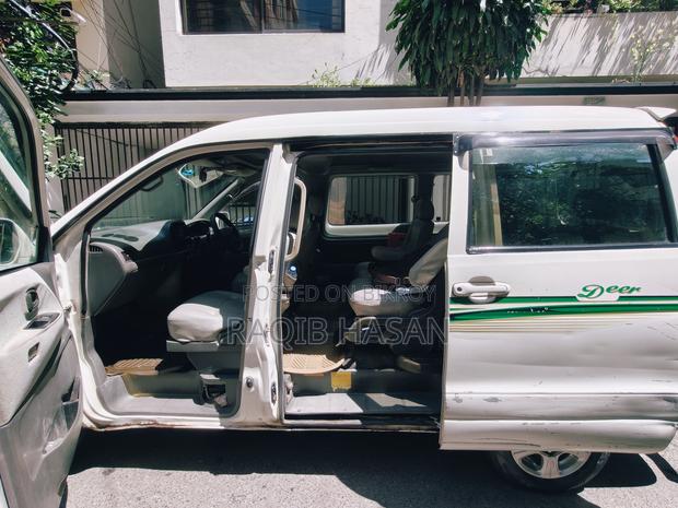 Toyota Noah 2.0 FWD (8 Seater) 2001 White