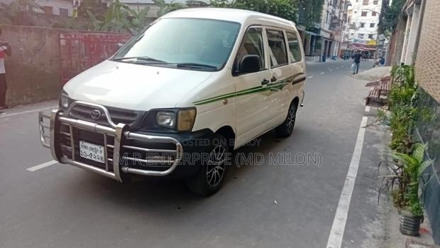 Toyota Noah 2003 White
