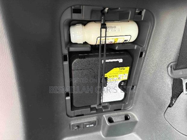 Toyota Noah 2022 Pearl