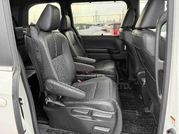 Toyota Noah 2022 Pearl