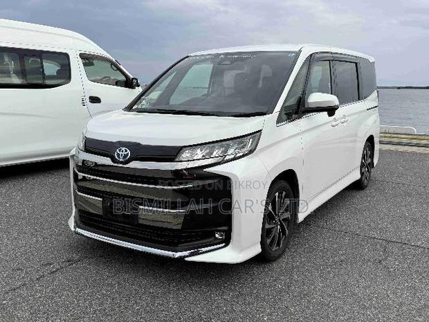 Toyota Noah 2022 Pearl
