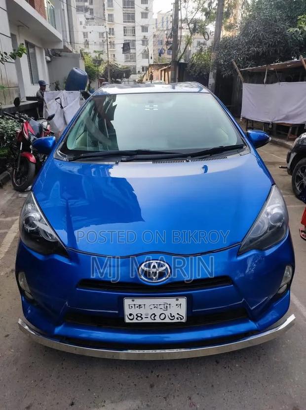 Toyota Aqua 2012 Blue