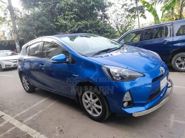 Toyota Aqua 2012 Blue