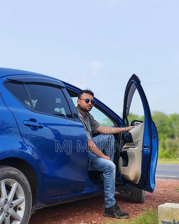 Toyota Aqua 2012 Blue