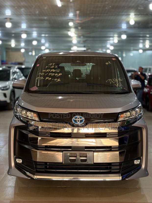 Toyota Noah 2022 Gray