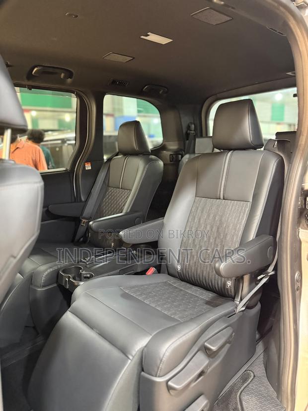 Toyota Noah 2022 Gray