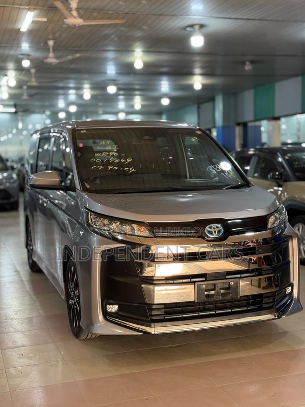 Toyota Noah 2022 Gray
