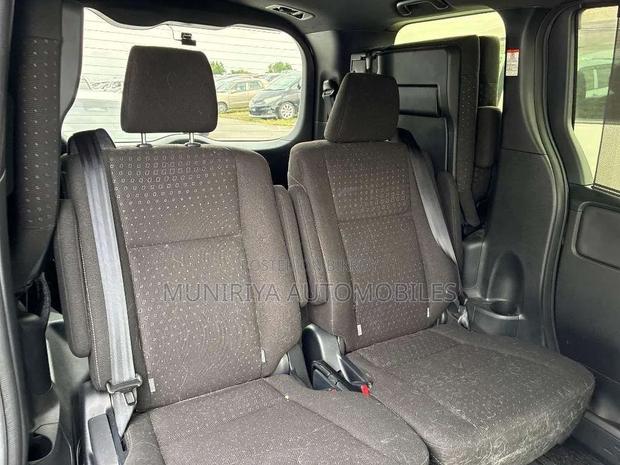 Toyota Noah 1.8 FWD Hybrid (7 seater) 2021 Black